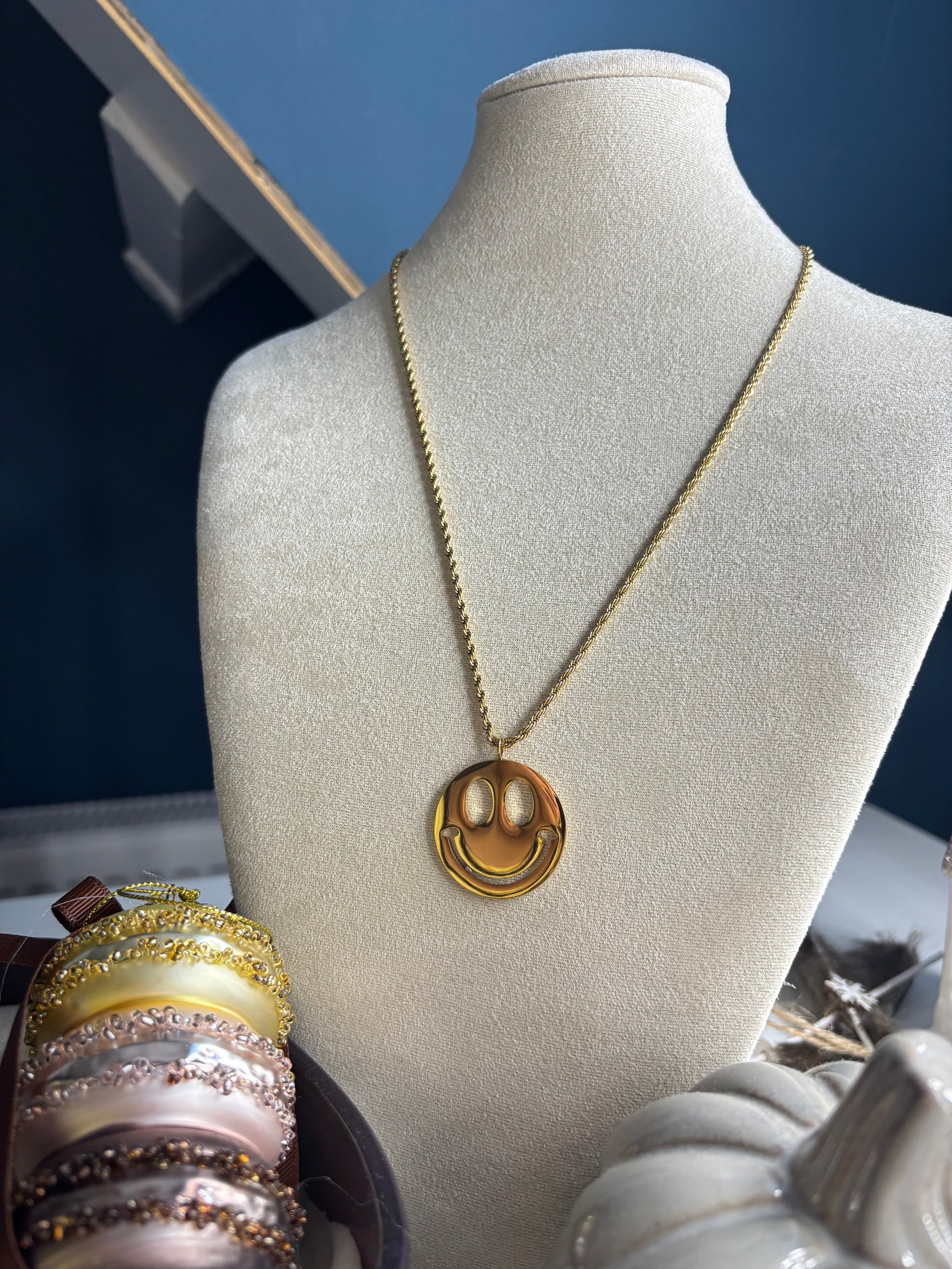 XL happy face ketting