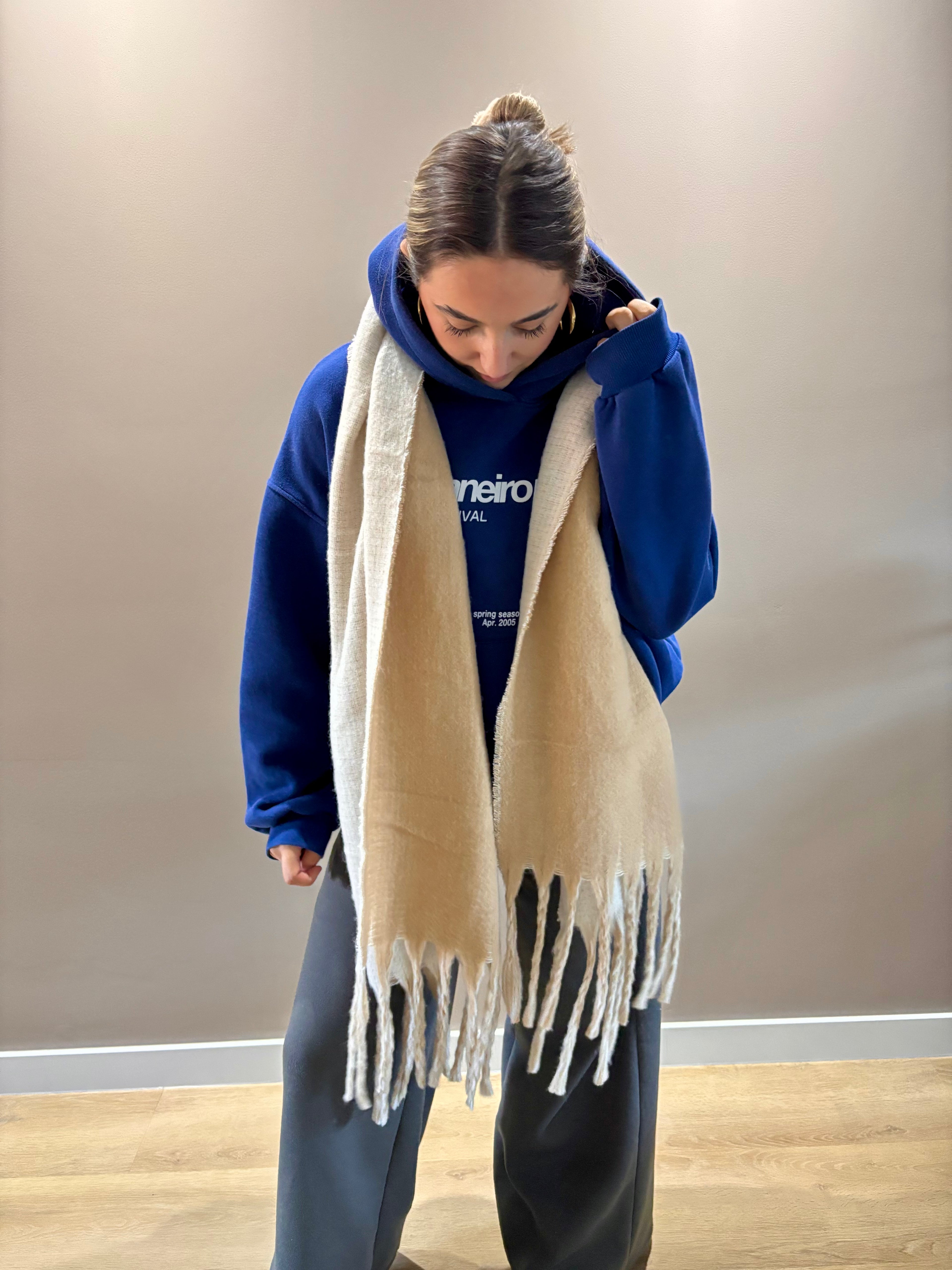 Hug Me Scarf - Beige