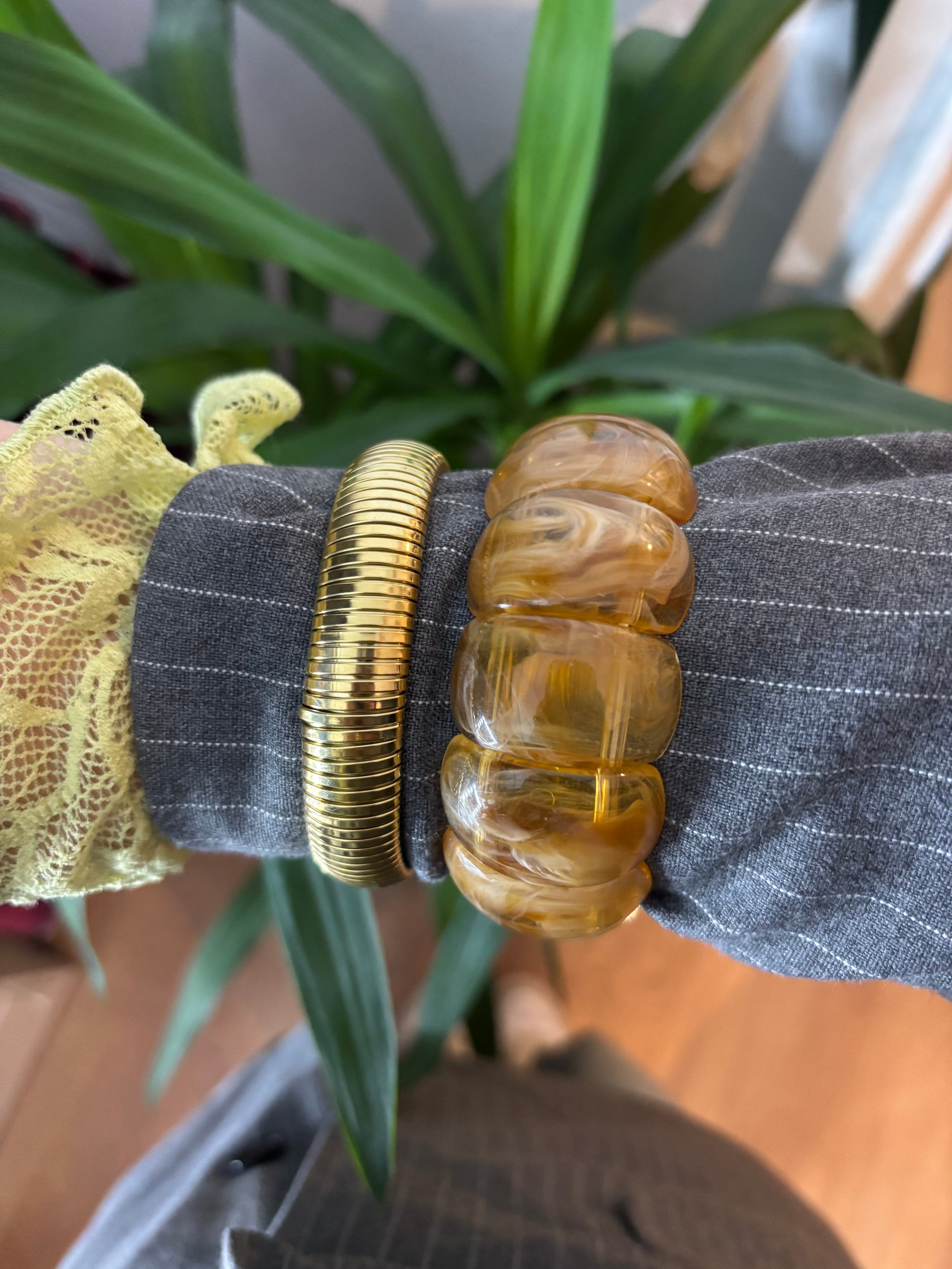 Rounded bangle light brown