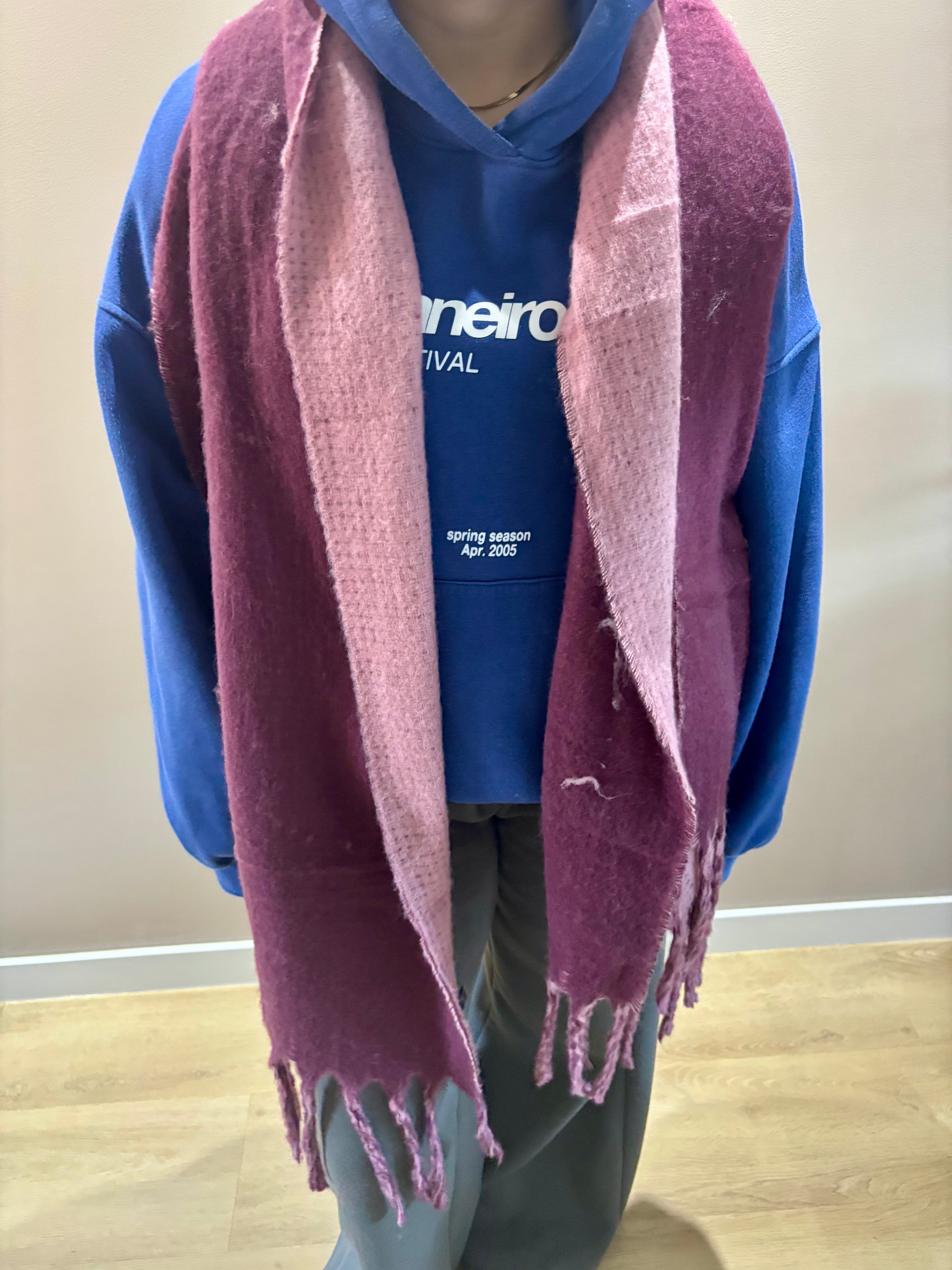 Hug Me Scarf - Crimson