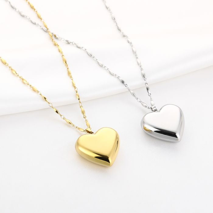 Long hearts necklace