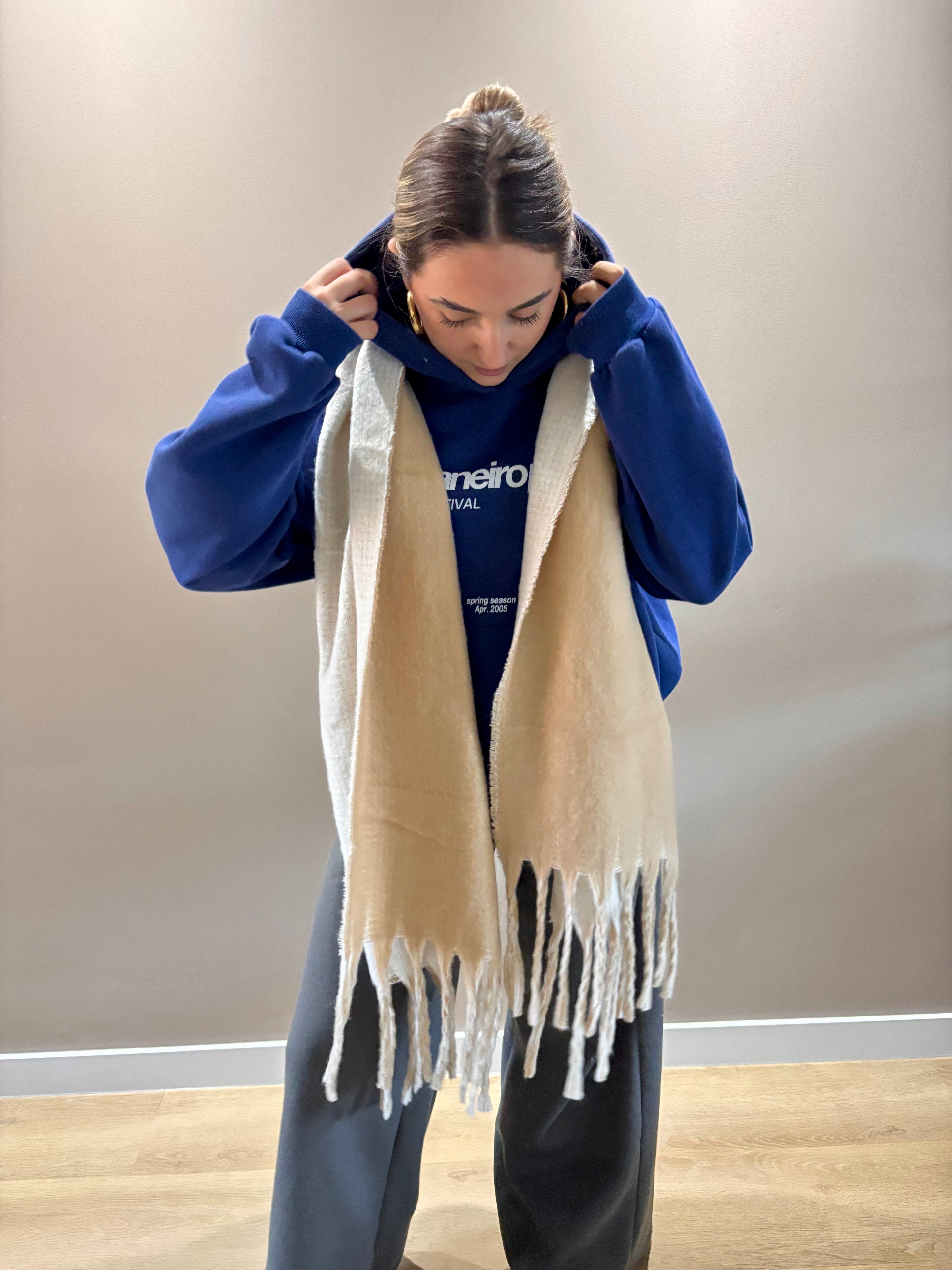 Hug Me Scarf - Beige