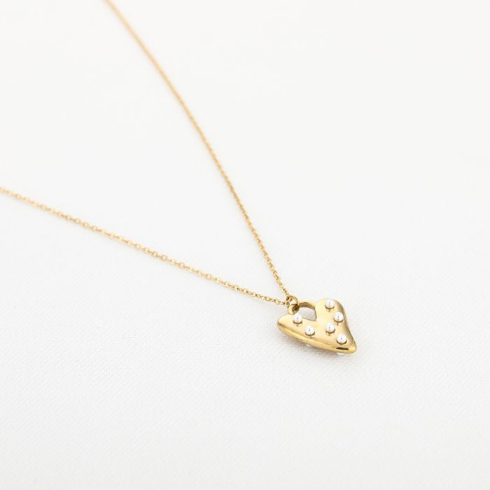 Heart pearl necklace